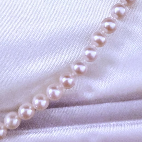 MIKIMOTO Sea Magic White Pearl Necklace - Picture 6 of 10